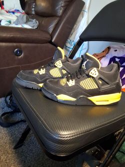 JORDAN 4 THUNDERS