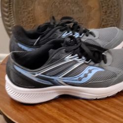 Saucony Cohesion 15 Running Shoe - Women's Size 8.5