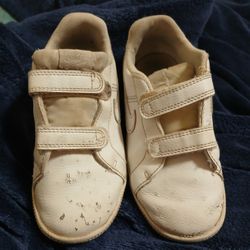 White Nike Kids Shoes 