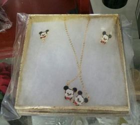 Earrings and necklace set