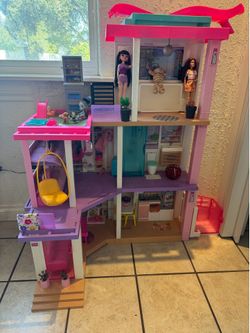 Barbie doll house
