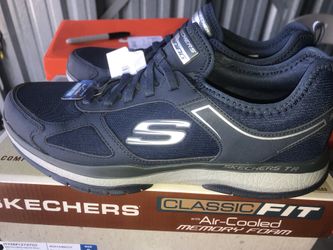 Skechers Men’s size 10