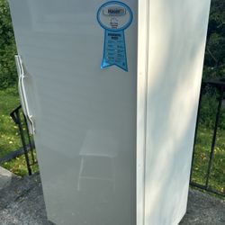 Refrigerator, HAIER, 8.1 Cu Ft