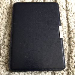 3. Amazon Kindle Paperwhite EY21 5th Generation- 6in - Black 