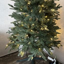 7.5 Inch Pre Lit Christmas Tree- Like New 