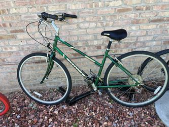 WOMAN SCHWINN BIKE