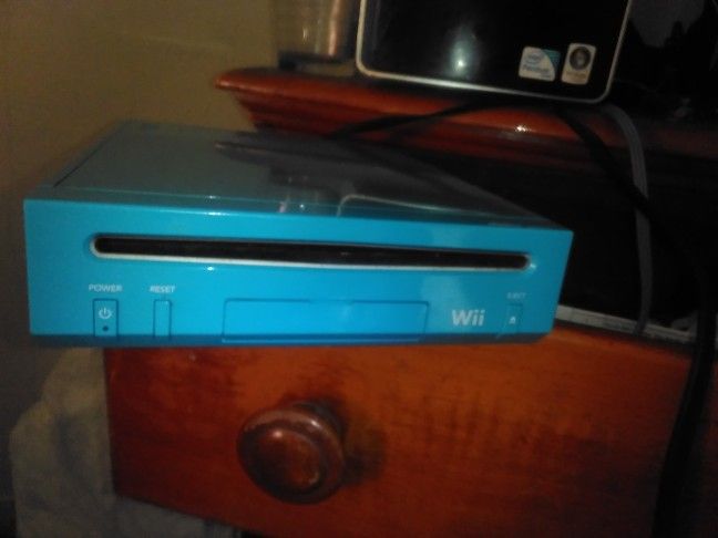 Blue Nintendo Wii
