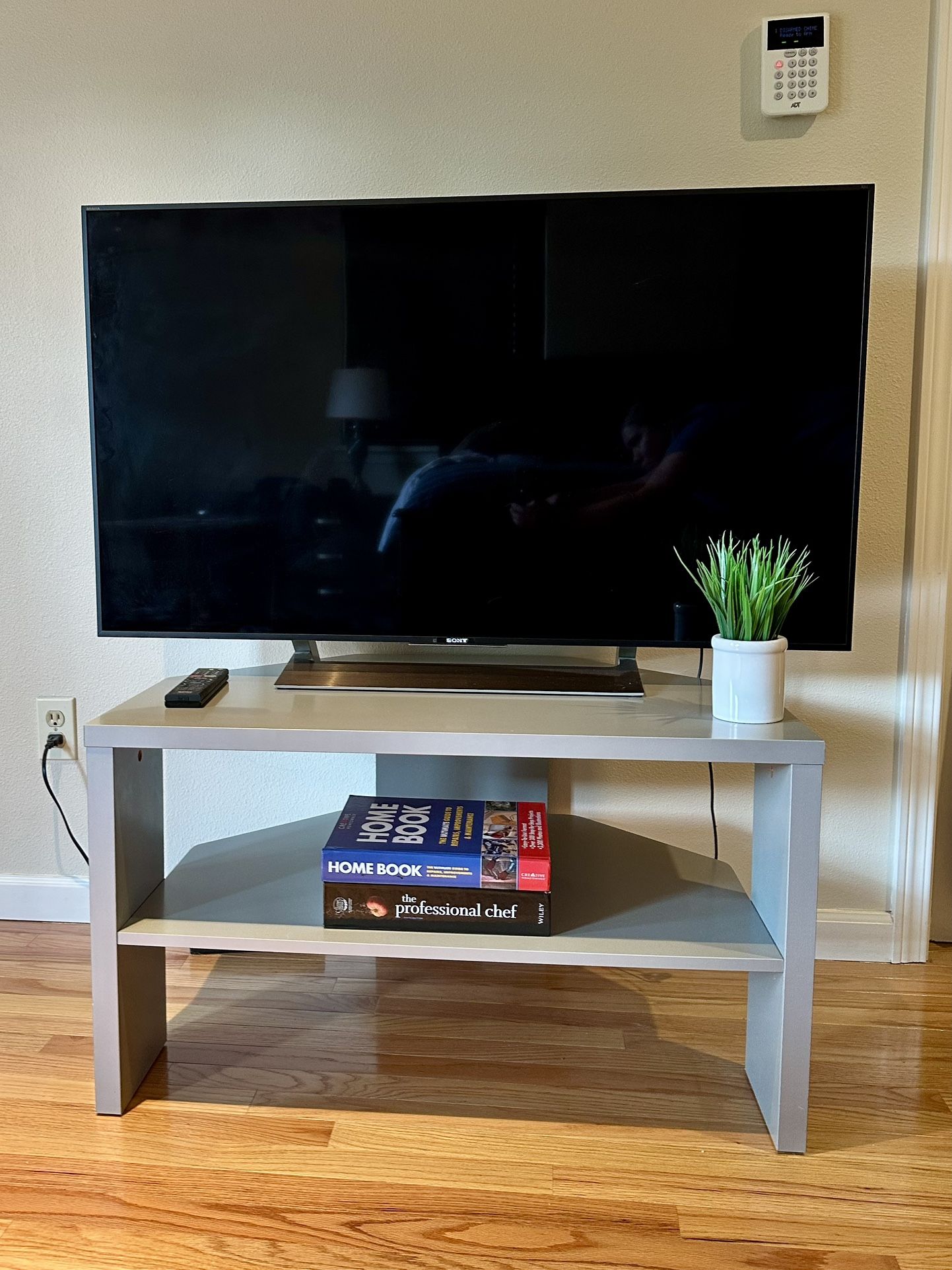 TV Stand / Media Table