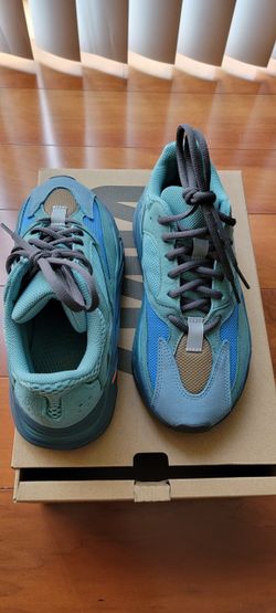 Yeezy  700 Faded Azure Womens  Size 5.5