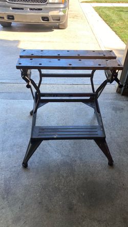 Black & Decker workmate workbench with vices completely folds down flat in good shape Black & Decker workmate workbench with vices completely folds do