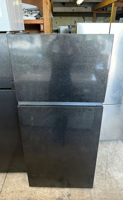 Energy Efficient Hisense Top Freezer Black Fridge