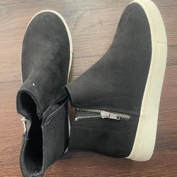 Kids New Boots, Size 5