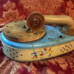 Spear Antique Children’s Phonograph Metal 78 RPM 1940s / 1950s