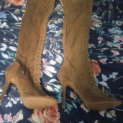Ladies Lace Up Boots