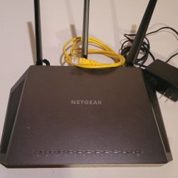 AC1900 WiFi Router (R7000)

Nighthawk Dual-Band WiFi Router, 1.9Gbps