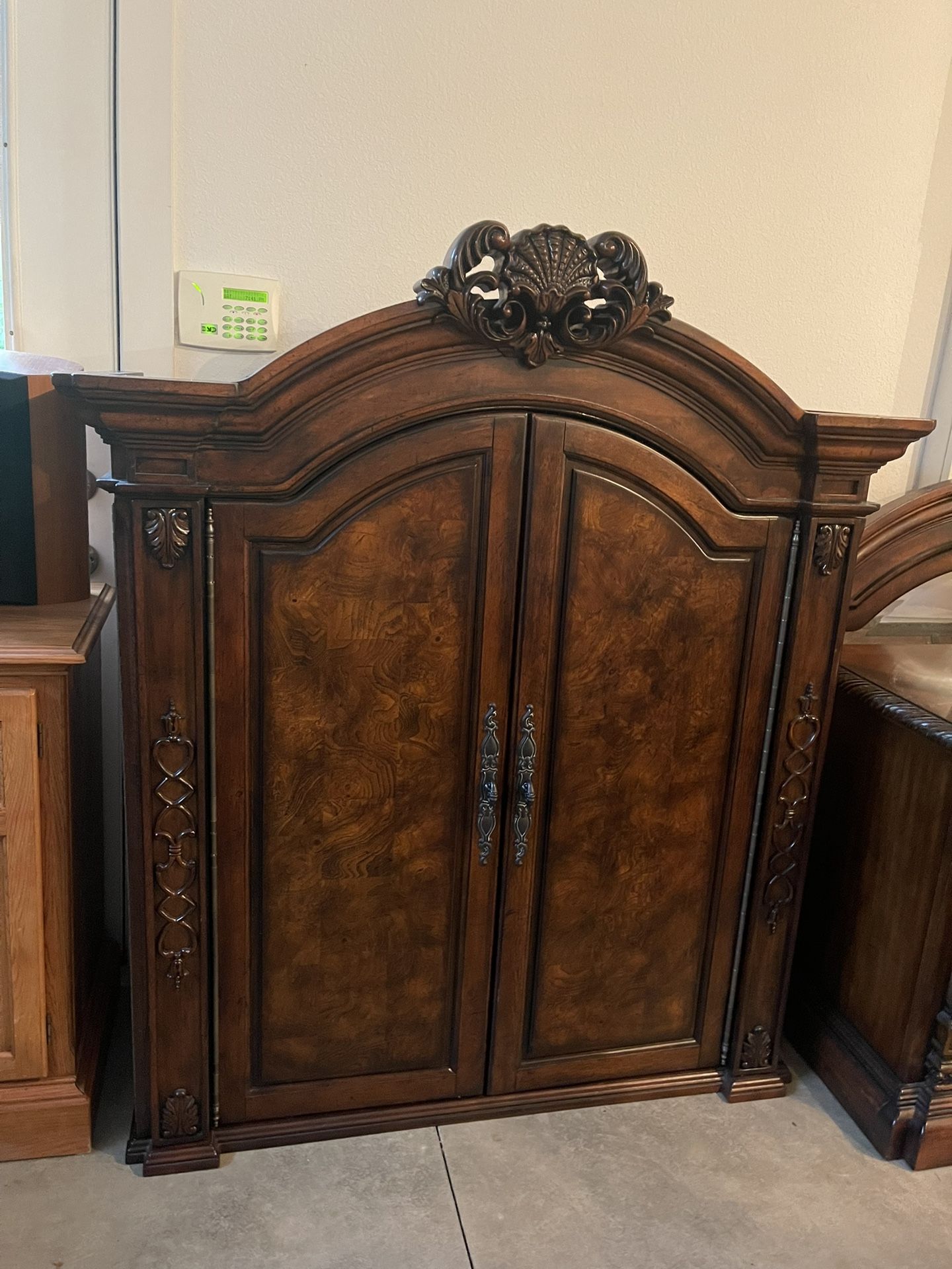 Armoire/ Dresser +Mirror