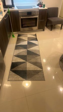 2 Rugs (Rectangular Runner and Circle)