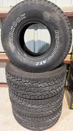 (4) Hankook Dynapro AT2 Xtreme 33x12.50R15 tires - almost new