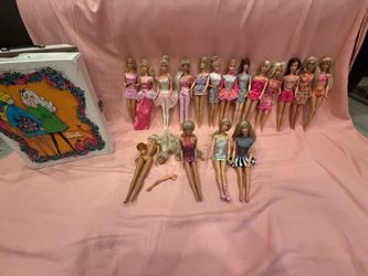 Mattel Barbie Doll Lot of 18 -1960s & 1990s Vintage Barbie Trunk Case Blonde