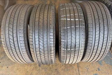 235/55/19 Michelin 🌟🌟 Vendo un set de llantas con 80% de vida las 4 🌟🌟🤩