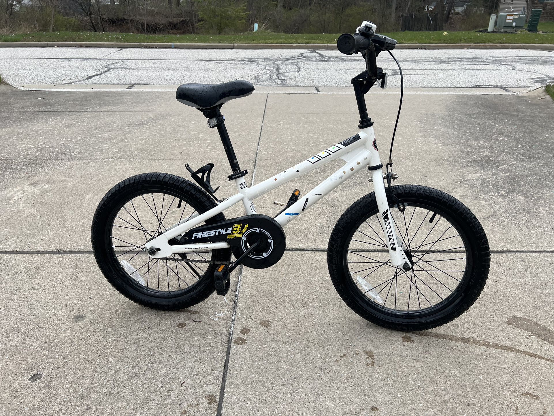 Royalbaby Freestyle Bike For Youth Kids Retails $165