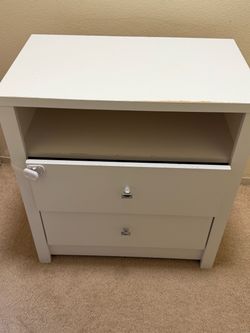 Free nightstand