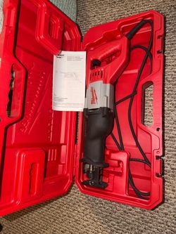 Milwaukee Sawzall Reciprocating Saw with Hard Case