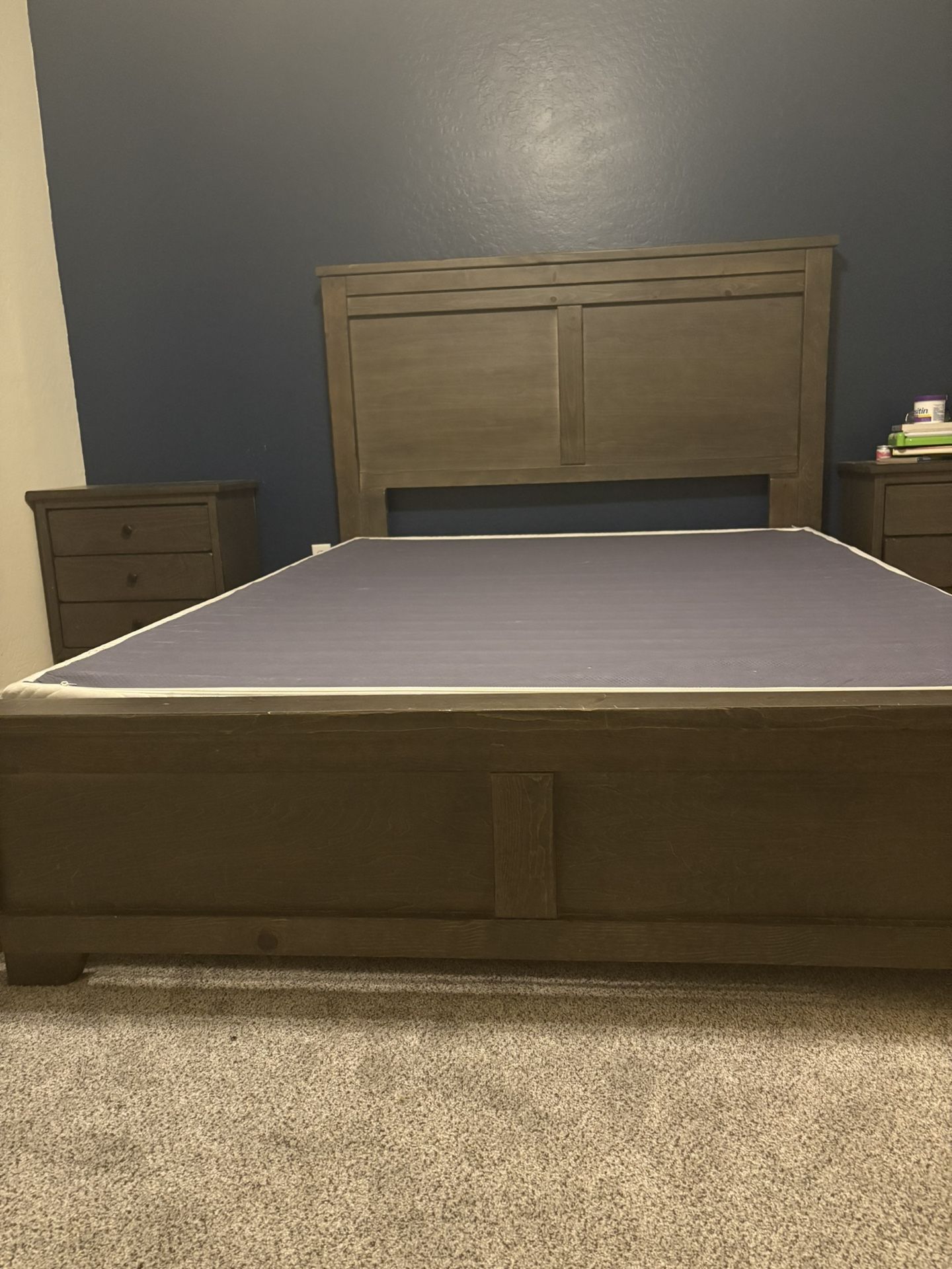 Queen Size Solid Wood Frame with Optional Box Spring