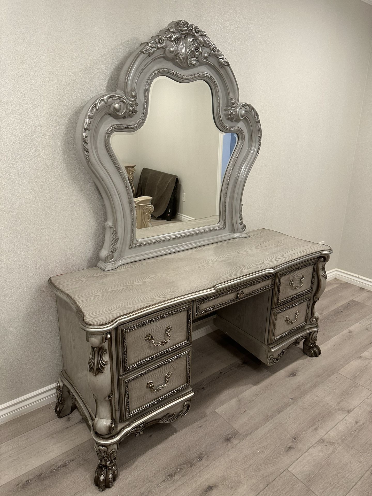 ACME New Vanity And Nightstands