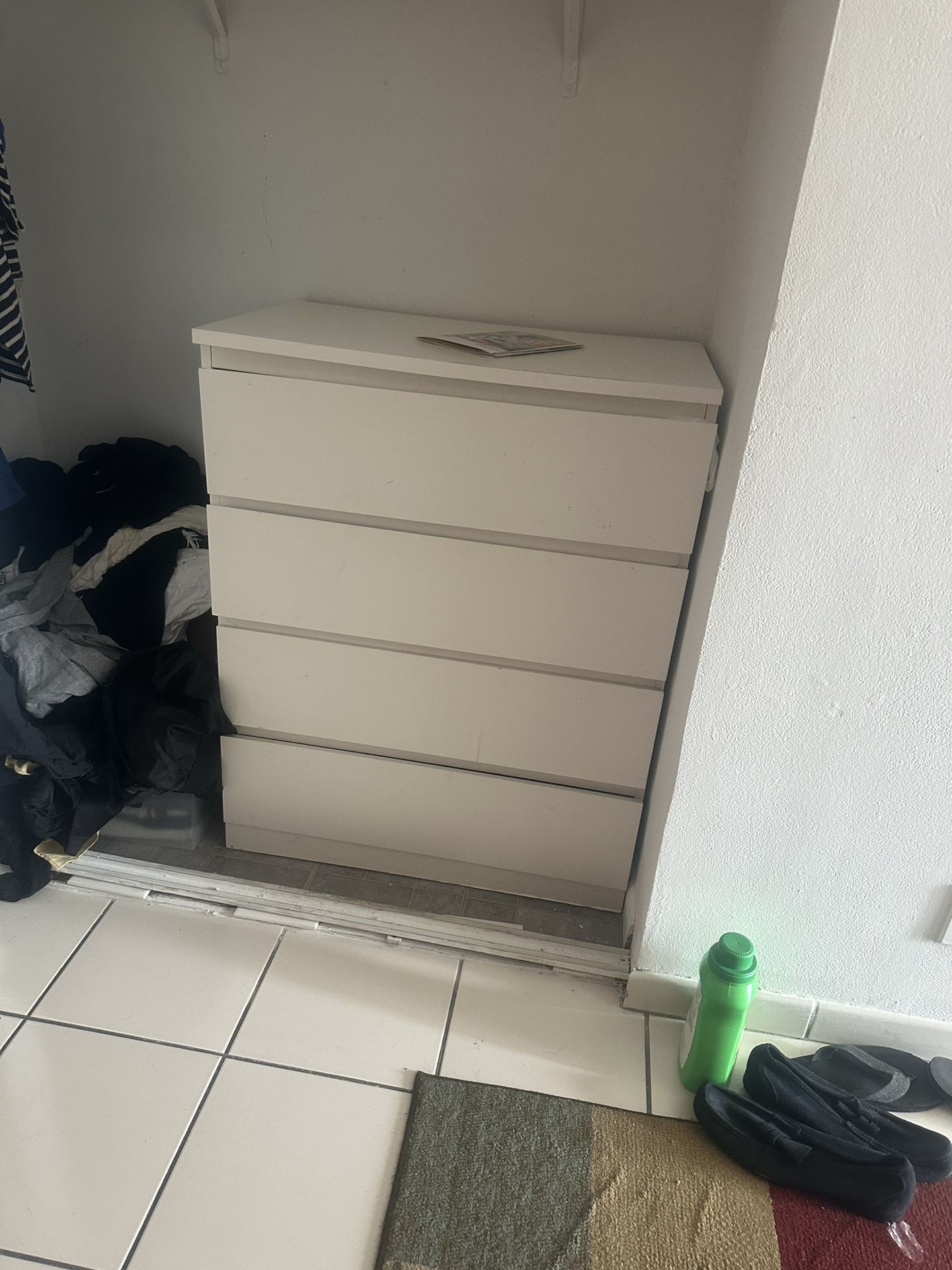 Dresser IKEA 