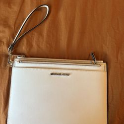 Michael Kors Wristlet 