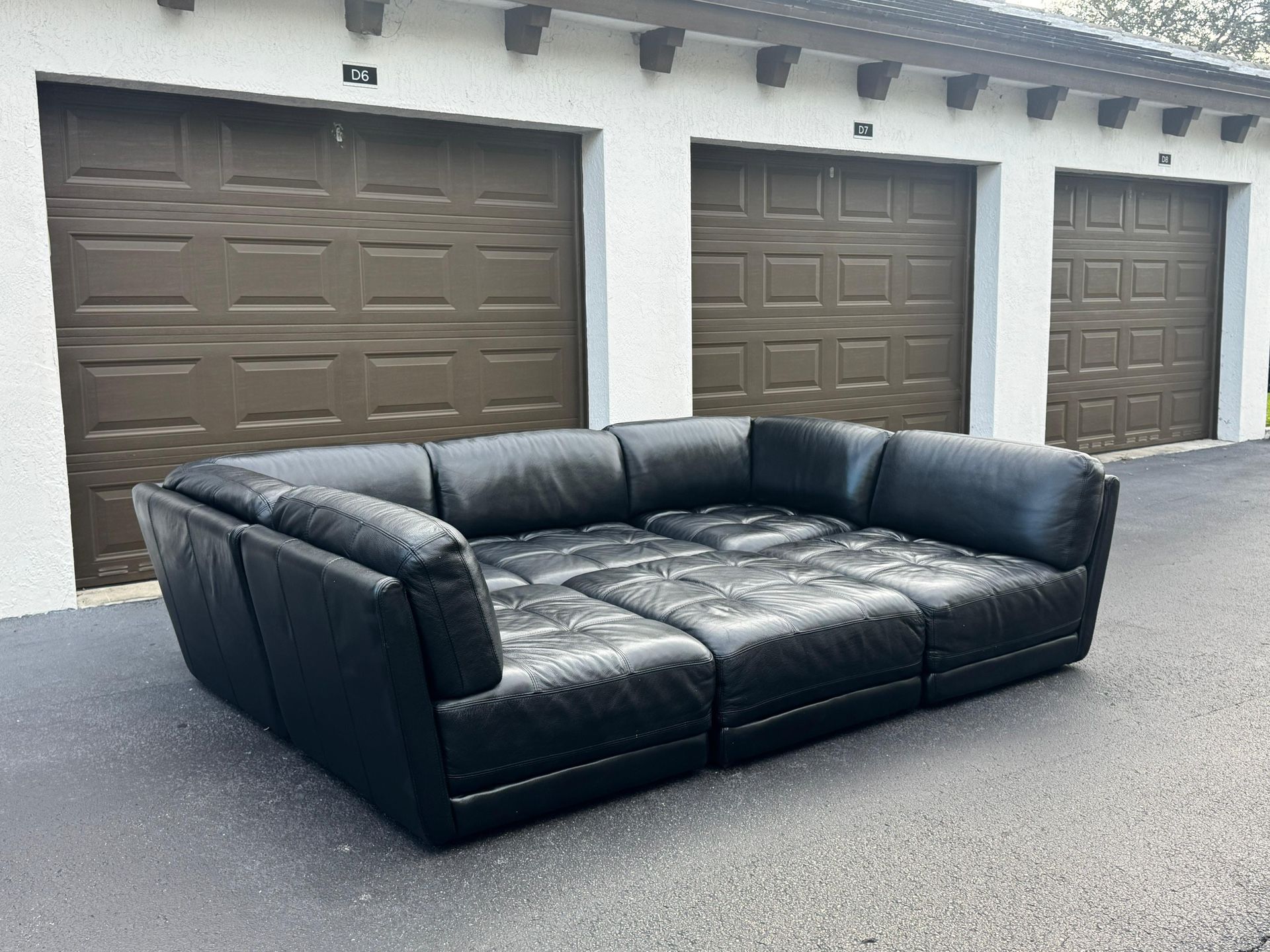 Sofa/Couch Sectional - Leather- Delivery Available 🚛
