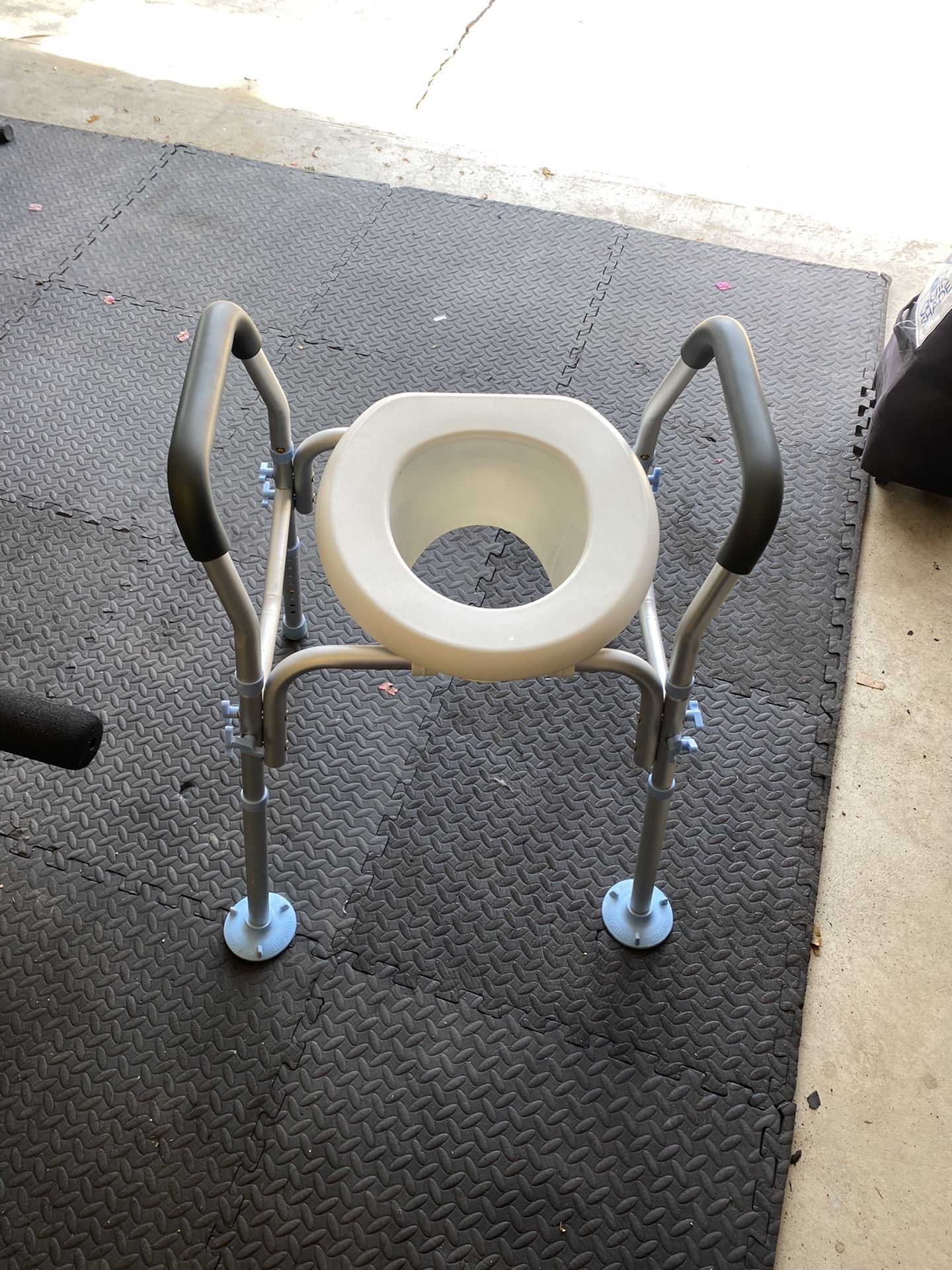 Shower Chair And Toilet Chair Used For 1 Week Do To Surgery I’m Asking 100 For Both Firm On Price