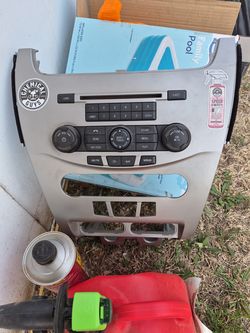 2010 ford focus se stock radio/dash unit