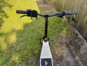 Insdrgn Electric Scooter for Adults, Seat E-Scooter with 1300w Peak Motor, 20mph, 35 Miles Range, 330lbs Max Load