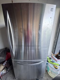 Kenmore Bottom Freezer Stainless Steel Refrigerator. 30 Inch Wide