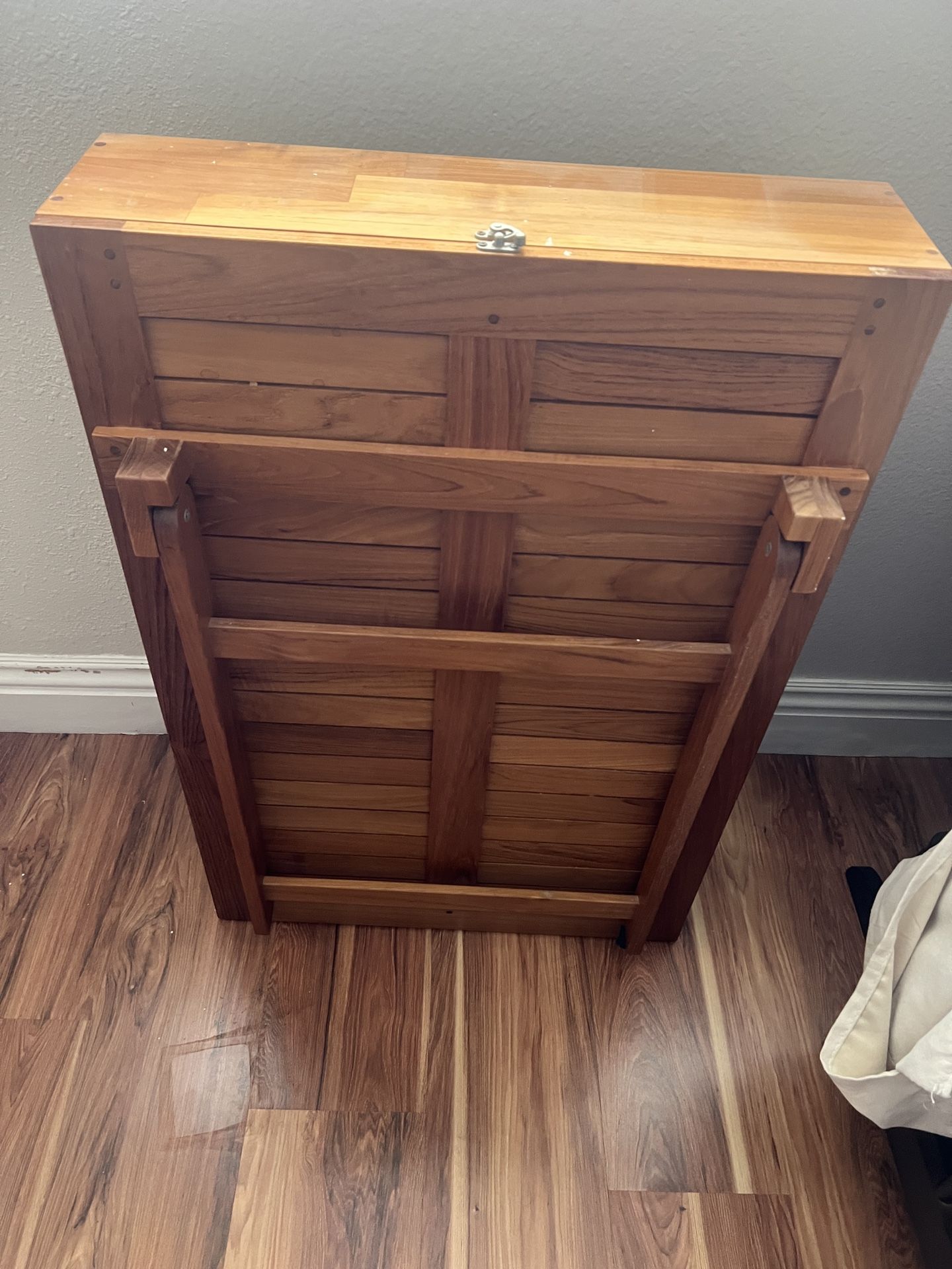 Floating Desk