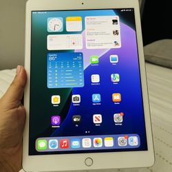 iPad 8th Gen 32GB Wi-Fi + Cellular (Silver) | Great Battery | Model A2428 | Very Good Condition