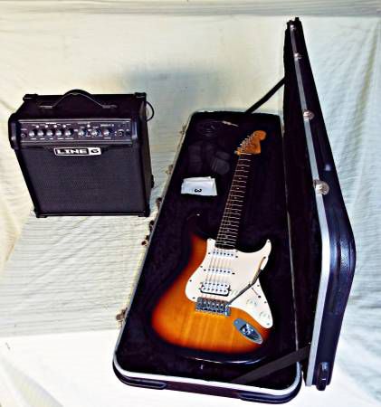 Fender Squier Bullet + SKB Hardshell Case+ Spider IV 15 Amp, Excellent -
