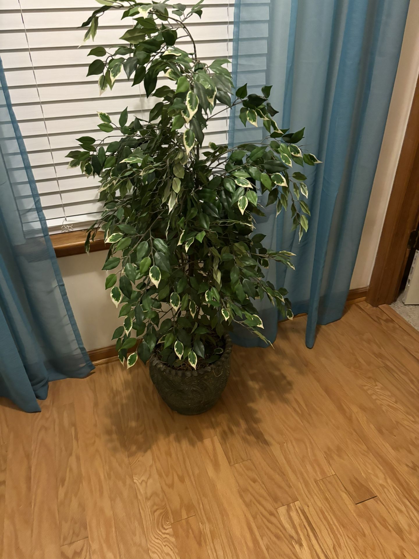 4 Ft artificial plant