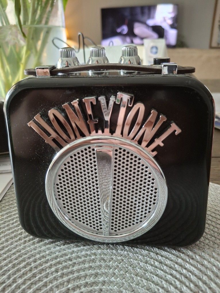 Honeytone Battery Powered Guitar Amp