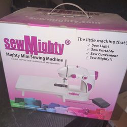Mini sewing machine