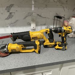 Un Soso Yun Taladro Y Una Gray  Net