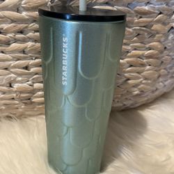 Starbucks Tumbler 24oz Mermaid Scales Green Glitter Textured 2022. IN LIKE NEW CONDITION