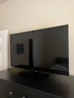 40” TV