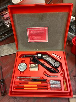 Self feeding soldering iron
