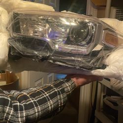 2017 Toyota Tacoma TRD Off Road Driver Side Headlight
