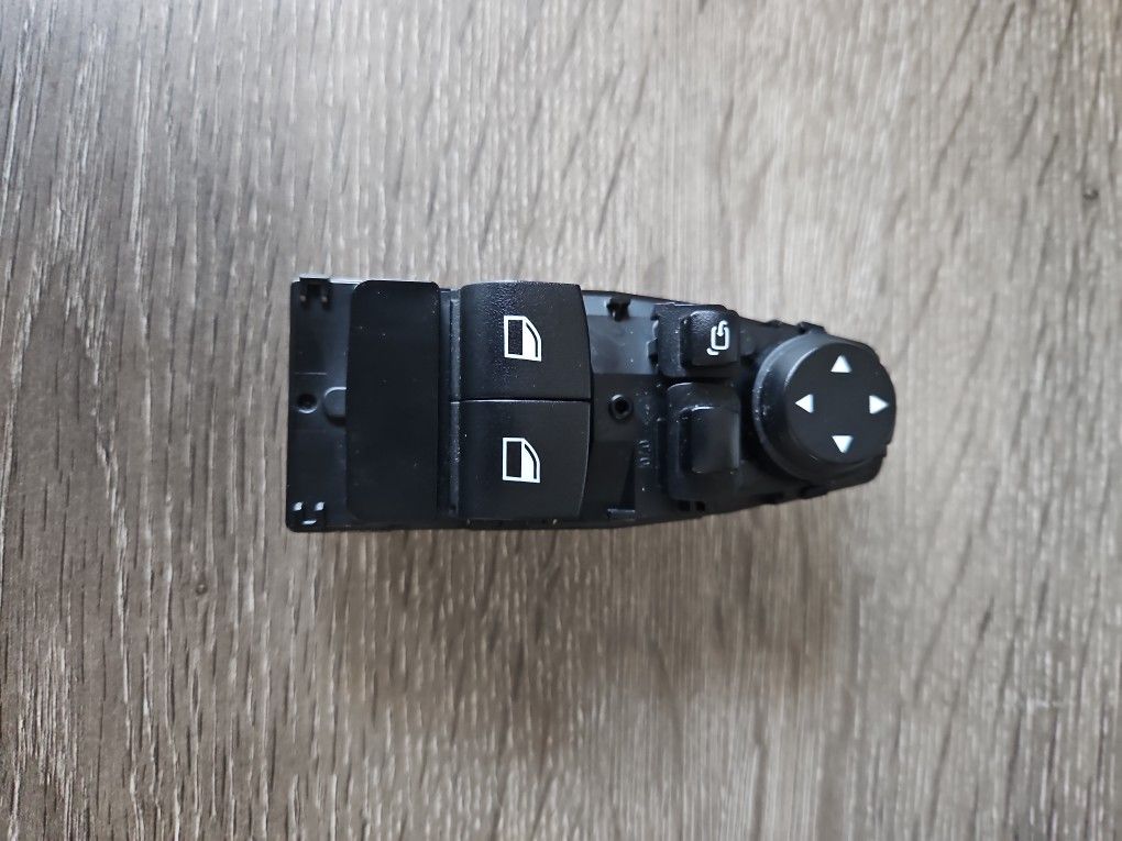 2018 BMWi3 (REX) Driver Side Window Regulator