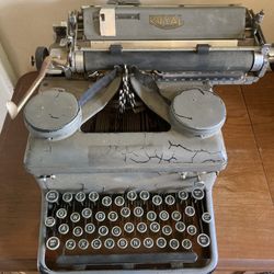 Vintage Royal Typewriter 