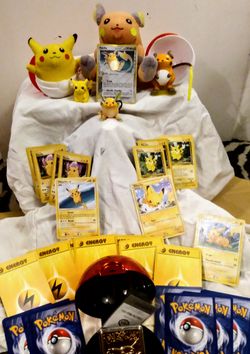 Pikachu Raichu Collector Bundle